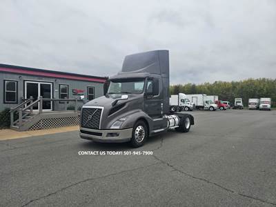 Volvo VNL42T300 Single Axle Day Cab Truck - 405HP, 10 Speed Manual