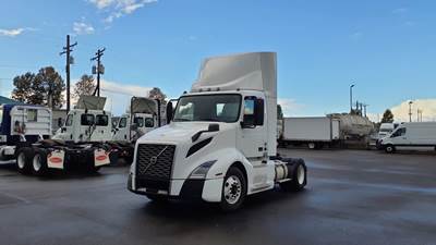 Volvo VNL42T300 Single Axle Day Cab Truck - 425HP, 12 Speed Automatic