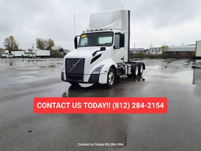 Volvo VNL64T300 Day Cab Truck - 405HP, 12 Speed Automatic