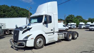 Volvo VNL64T300 Day Cab Truck - 450HP, 10 Speed Manual