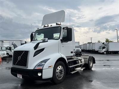 Volvo VNR42T 300 Single Axle Day Cab Truck - 425HP, 12 Speed Automatic