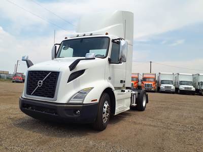 Volvo VNR42T 300 Single Axle Day Cab Truck - 425HP, 12 Speed Automatic