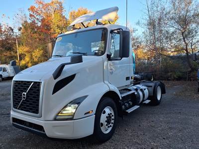 Volvo VNR42T 300 Single Axle Day Cab Truck - 385HP, 12 Speed Automatic