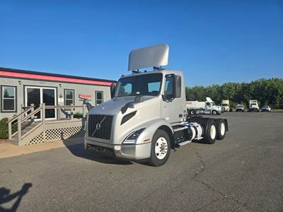 Volvo VNR64T 300 Day Cab Truck - 455HP, 10 Speed Manual
