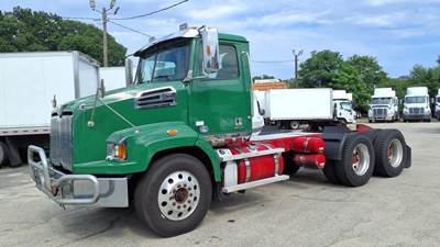 Westmor Industries 4700SB Day Cab Truck - 505HP, 18 Speed Automatic