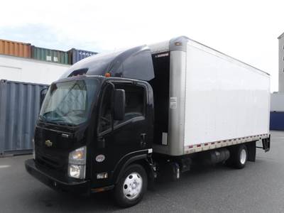 Chevrolet 4500HD 18 ft Box Truck - 215HP, 6 Speed Automatic, Roll up Door