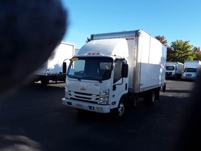 Chevrolet 4500HD 16 ft Box Truck - 215HP, 6 Speed Automatic, Roll up Door, Liftgate