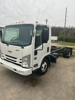 Chevrolet 4500HD Box Truck - 215HP, 6 Speed Automatic