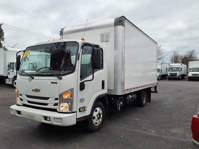 Chevrolet 4500HD 16 ft Box Truck - 215HP, 6 Speed Automatic, Roll up Door