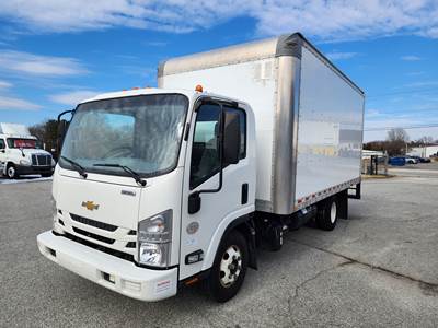 Chevrolet 4500HD 16 ft Box Truck - 215HP, 6 Speed Automatic, Roll up Door