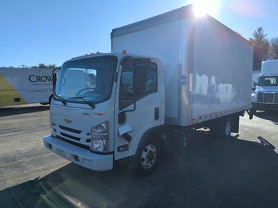 Chevrolet 4500HD 16 ft Box Truck - 6 Speed Automatic, Roll up Door, Liftgate