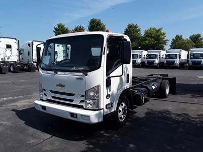 Chevrolet 4500HD Box Truck - 215HP, 6 Speed Automatic
