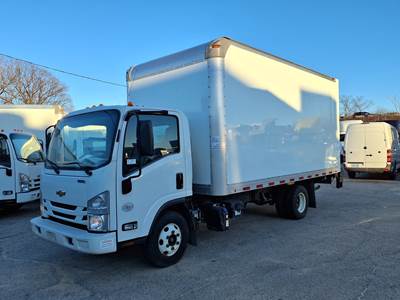 Chevrolet 4500HD 16 ft Box Truck - 6 Speed Automatic, Roll up Door, Liftgate