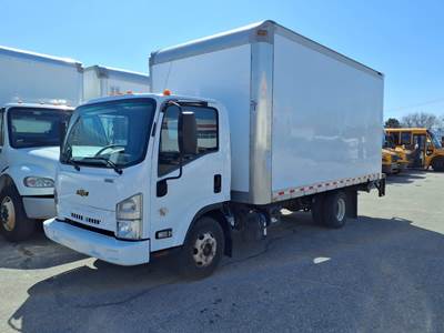 Chevrolet 4500HD 16 ft Box Truck - 215HP, 6 Speed Automatic, Roll up Door, Liftgate