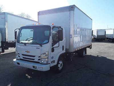 Chevrolet 4500HD 16 ft Box Truck - 215HP, 6 Speed Automatic, Roll up Door, Liftgate