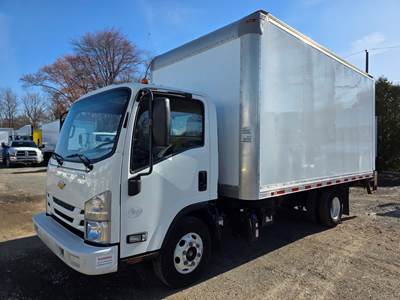 Chevrolet 4500HD 16 ft Box Truck - 215HP, 6 Speed Automatic, Roll up Door, Liftgate