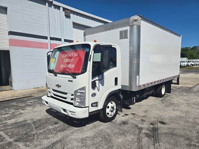 Chevrolet 4500HD 16 ft Box Truck - 215HP, 6 Speed Automatic, Roll up Door