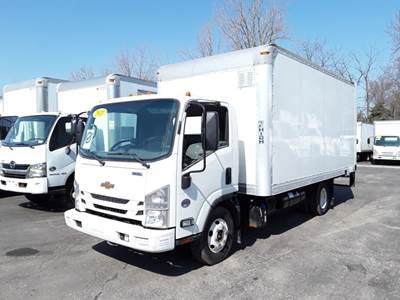 Chevrolet 4500HD 16 ft Box Truck - 6 Speed Automatic, Roll up Door