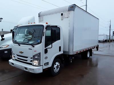 Chevrolet 4500HD 16 ft Box Truck - 215HP, 6 Speed Automatic, Roll up Door, Liftgate