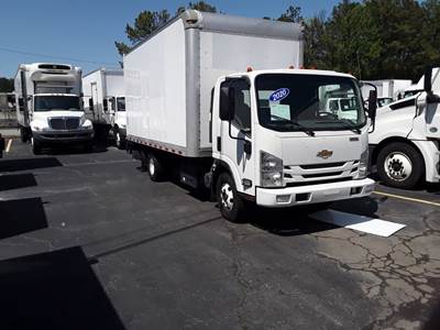 Chevrolet 4500HD 16 ft Box Truck - 215HP, 6 Speed Automatic, Roll up Door, Liftgate