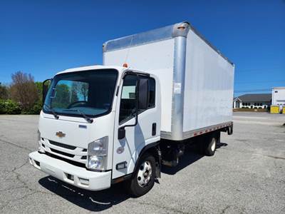Chevrolet 4500HD 16 ft Box Truck - 215HP, 6 Speed Automatic, Roll up Door, Liftgate