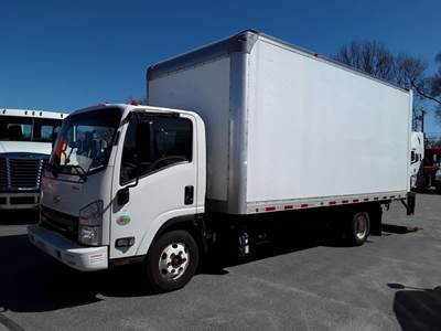 Chevrolet 4500HD 18 ft Box Truck - 215HP, 6 Speed Automatic, Roll up Door, Liftgate