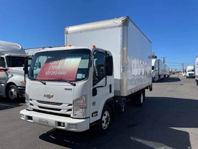 Chevrolet 4500HD 16 ft Box Truck - 215HP, 6 Speed Automatic, Roll up Door, Liftgate