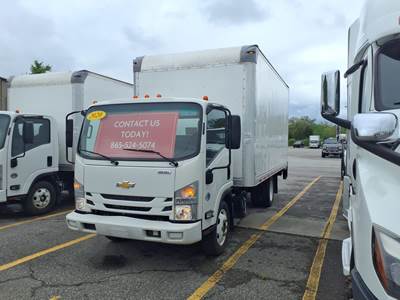 Chevrolet 4500HD 16 ft Box Truck - 215HP, 6 Speed Automatic, Roll up Door, Liftgate