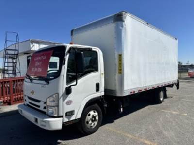 Chevrolet 4500HD 18 ft Box Truck - 6 Speed Automatic, Roll up Door, Liftgate