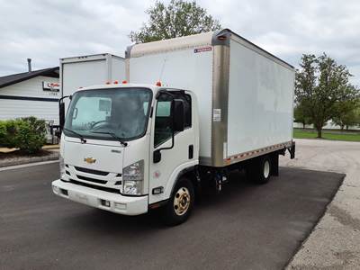 Chevrolet 4500HD 16 ft Box Truck - 6 Speed Automatic, Roll up Door, Liftgate