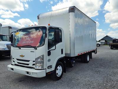 Chevrolet 4500HD 16 ft Box Truck - 215HP, 6 Speed Automatic, Roll up Door, Liftgate