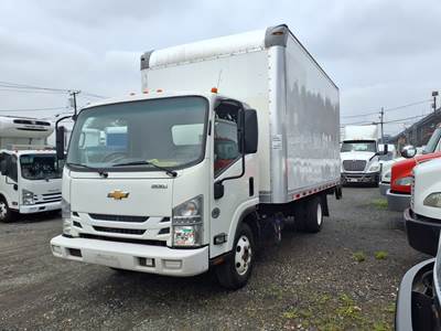 Chevrolet 4500HD 16 ft Box Truck - 215HP, 6 Speed Automatic, Roll up Door, Liftgate