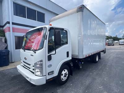 Chevrolet 4500HD 16 ft Box Truck - 215HP, 6 Speed Automatic, Roll up Door, Liftgate