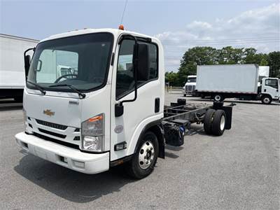Chevrolet 4500HD Box Truck - 215HP, 6 Speed Automatic