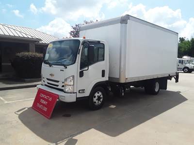 Chevrolet 4500HD 16 ft Box Truck - 215HP, 6 Speed Automatic, Roll up Door, Liftgate