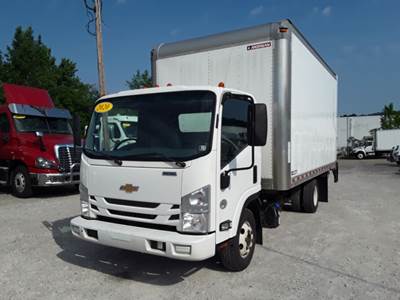Chevrolet 4500HD 16 ft Box Truck - 215HP, 6 Speed Automatic, Roll up Door, Liftgate