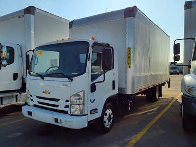 Chevrolet 4500HD 18 ft Box Truck - 215HP, 6 Speed Automatic, Roll up Door, Liftgate