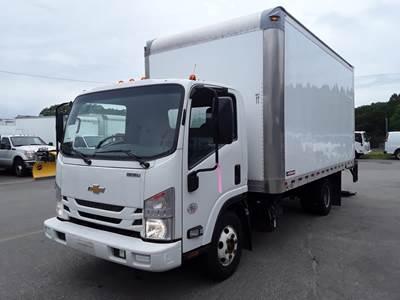 Chevrolet 4500HD 16 ft Box Truck - 215HP, 6 Speed Automatic, Roll up Door, Liftgate