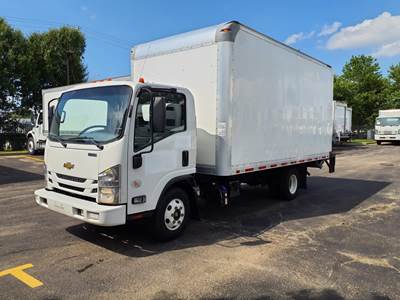 Chevrolet 4500HD 16 ft Box Truck - 215HP, 6 Speed Automatic, Roll up Door, Liftgate
