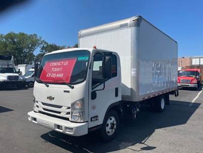 Chevrolet 4500HD 16 ft Box Truck - 215HP, 6 Speed Automatic, Roll up Door, Liftgate