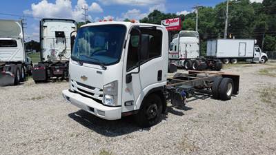 Chevrolet 4500HD Box Truck - 215HP, 6 Speed Automatic