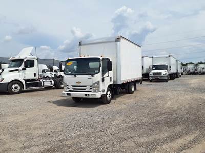 Chevrolet 4500HD 16 ft Box Truck - 215HP, 6 Speed Automatic, Roll up Door, Liftgate