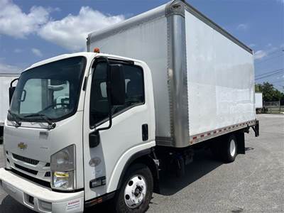 Chevrolet 4500HD 16 ft Box Truck - 215HP, 6 Speed Automatic, Roll up Door, Liftgate