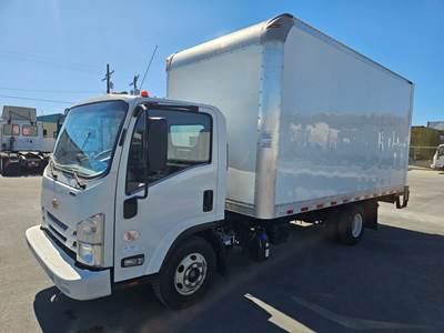 Chevrolet 4500HD 16 ft Box Truck - 215HP, 6 Speed Automatic, Roll up Door, Liftgate