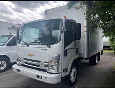 Chevrolet 4500HD 16 ft Box Truck - 350HP, 6 Speed Automatic, Roll up Door