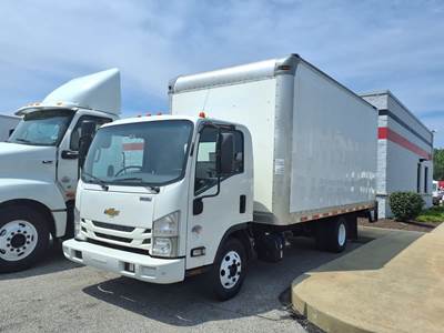 Chevrolet 4500HD 16 ft Box Truck - 215HP, 6 Speed Automatic, Roll up Door, Liftgate