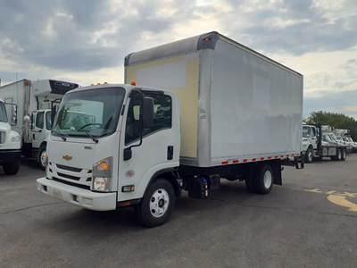 Chevrolet 4500HD 16 ft Box Truck - 215HP, 6 Speed Automatic, Roll up Door, Liftgate