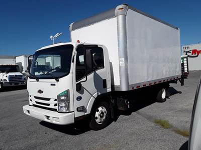 Chevrolet 4500HD 16 ft Box Truck - 215HP, 6 Speed Automatic, Roll up Door, Liftgate