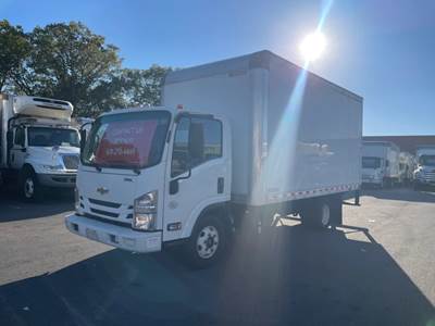 Chevrolet 4500HD 16 ft Box Truck - 215HP, 6 Speed Automatic, Roll up Door