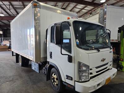 Chevrolet 4500HD 16 ft Box Truck - 215HP, 6 Speed Automatic, Roll up Door